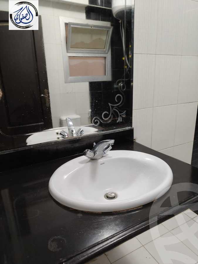 https://aqarmap.com.eg/ar/listing/5459832-for-sale-cairo-new-cairo-first-settlement-neighbourhood-4-el-shaheed-ibrahim-ahmed-st