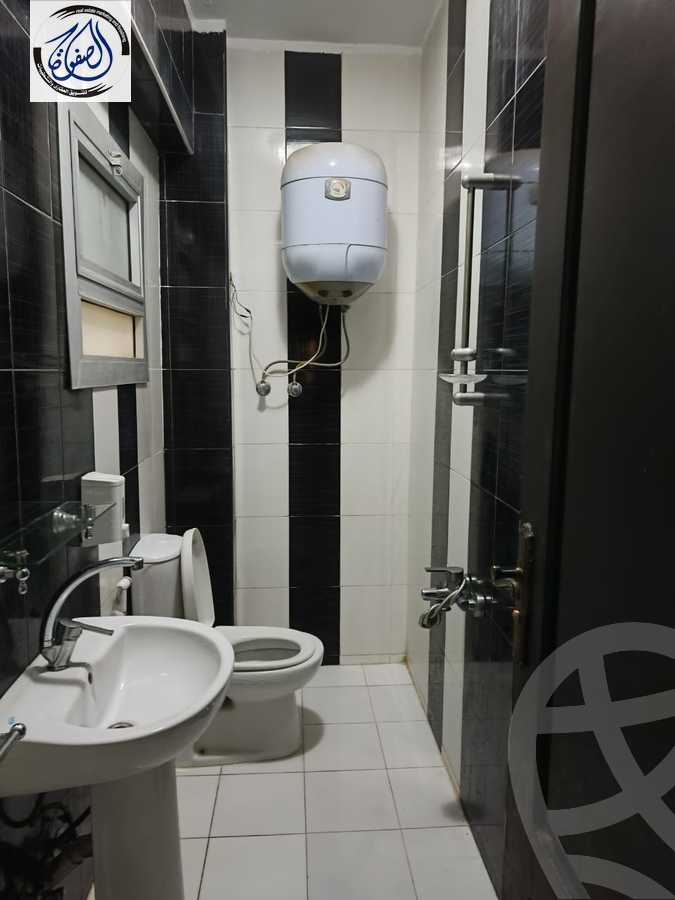 https://aqarmap.com.eg/ar/listing/5459832-for-sale-cairo-new-cairo-first-settlement-neighbourhood-4-el-shaheed-ibrahim-ahmed-st