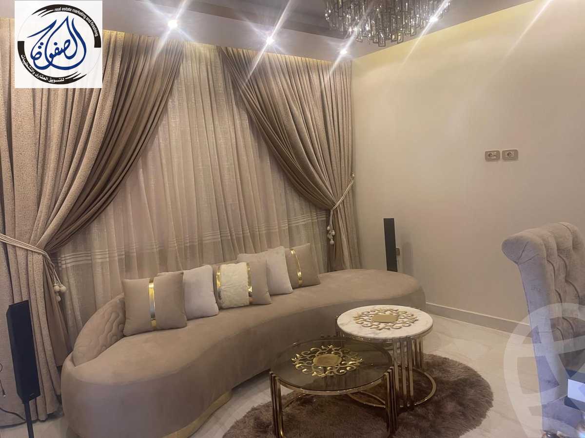 https://aqarmap.com.eg/en/listing/5536725-for-sale-cairo-new-cairo-compounds-hyde-park-centre-ville-hyde-park