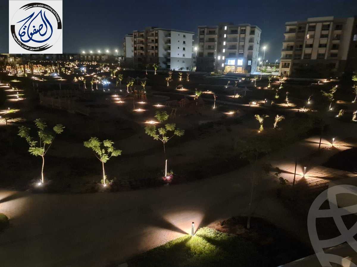 https://aqarmap.com.eg/en/listing/5536725-for-sale-cairo-new-cairo-compounds-hyde-park-centre-ville-hyde-park