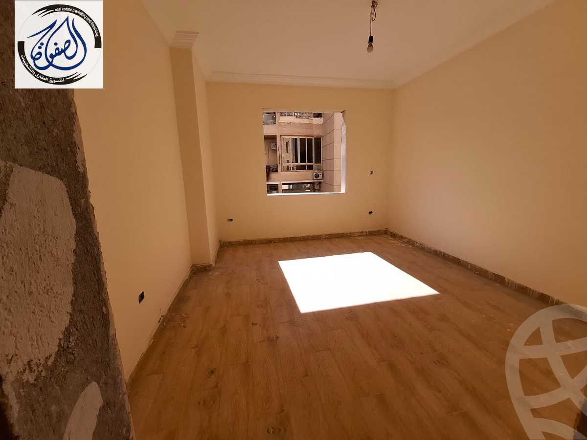 https://aqarmap.com.eg/ar/listing/5599544-for-sale-cairo-new-cairo-el-narges-el-narges-2-pilot-halawany-st