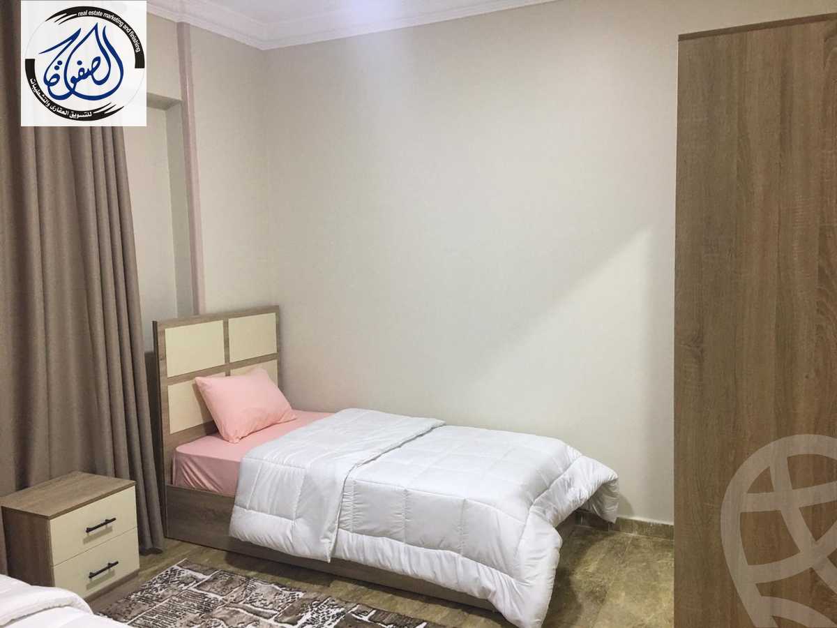 https://aqarmap.com.eg/en/listing/5651117-for-rent-cairo-new-cairo-compounds-el-mostashareen-compound