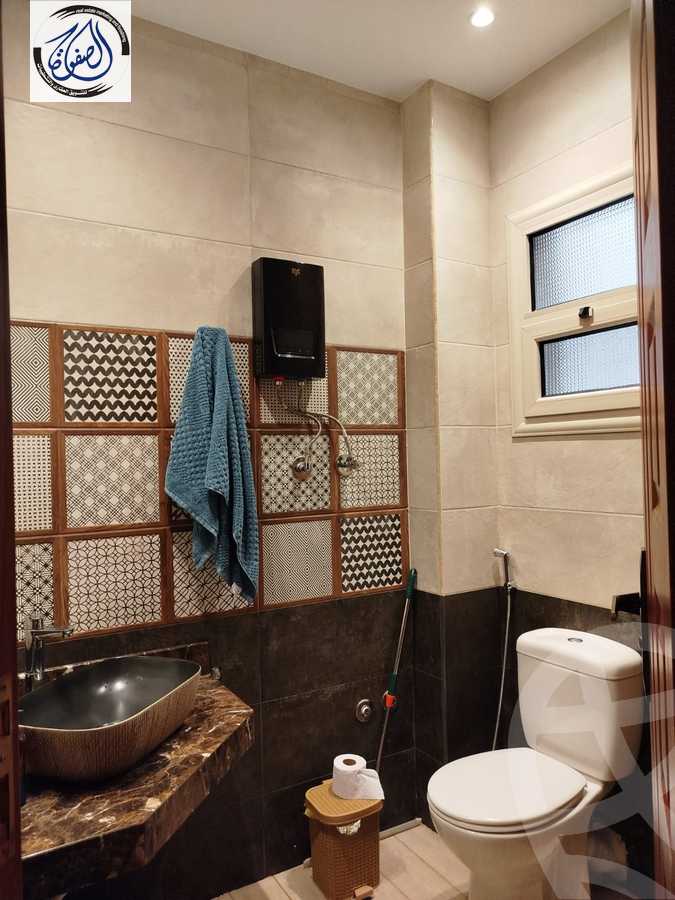 https://aqarmap.com.eg/en/listing/5678190-for-sale-cairo-new-cairo-compounds-kmbwnd-lnkhyl