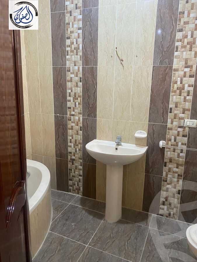 https://aqarmap.com.eg/en/listing/5685115-for-sale-cairo-new-cairo-compounds-kmbwnd-lnkhyl