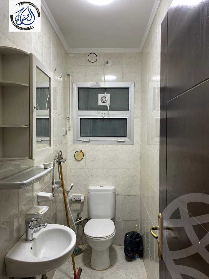 https://aqarmap.com.eg/en/listing/5687527-for-rent-cairo-new-cairo-lrhb-city-phase-5-talaat-mostafa-st
