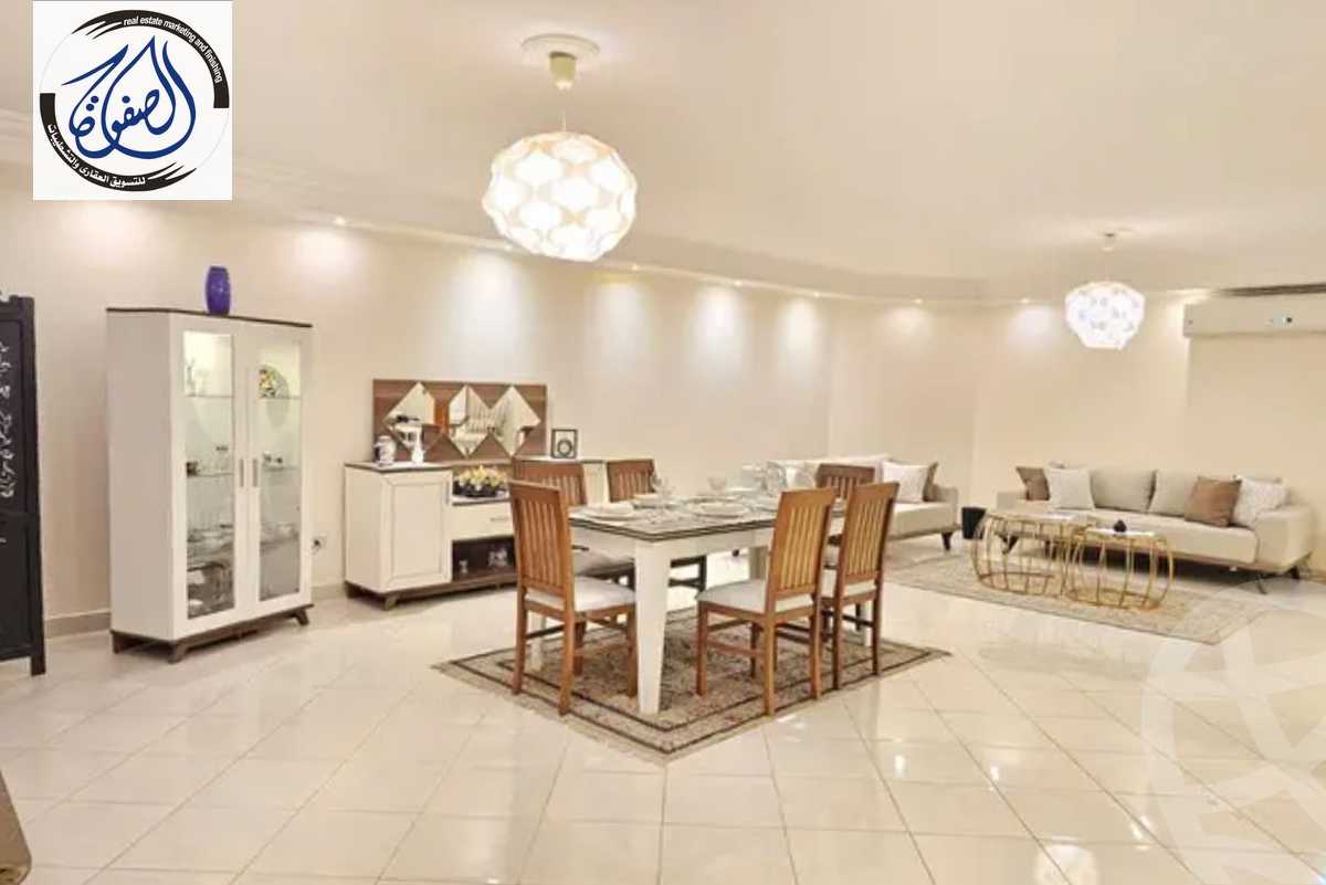https://aqarmap.com.eg/ar/listing/5691930-for-rent-cairo-new-cairo-lrhb-city-phase-5-talaat-mostafa-st