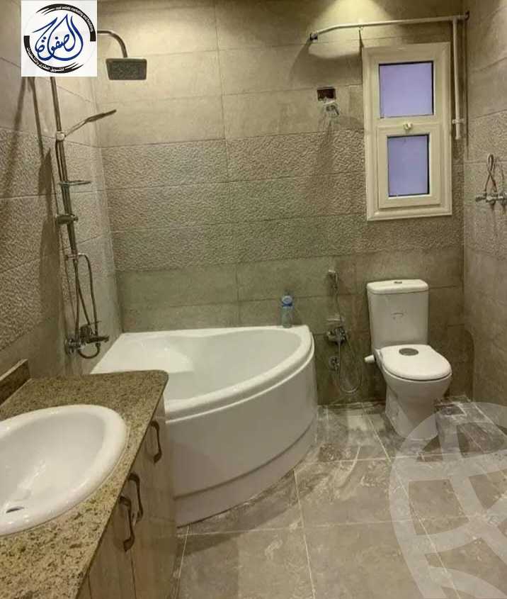 https://aqarmap.com.eg/ar/listing/5733741-for-rent-cairo-new-cairo-compounds-mountain-view-hyde-park