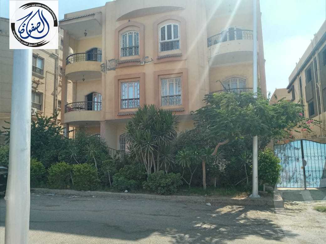 https://aqarmap.com.eg/en/listing/5788789-for-sale-cairo-new-cairo-el-ahyaa-first-neighborhood-street-1