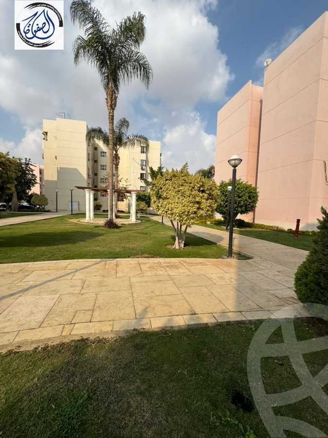 https://aqarmap.com.eg/ar/listing/6259459-for-sale-cairo-new-cairo-lrhb-city-mtdd-lrhb-phase-9