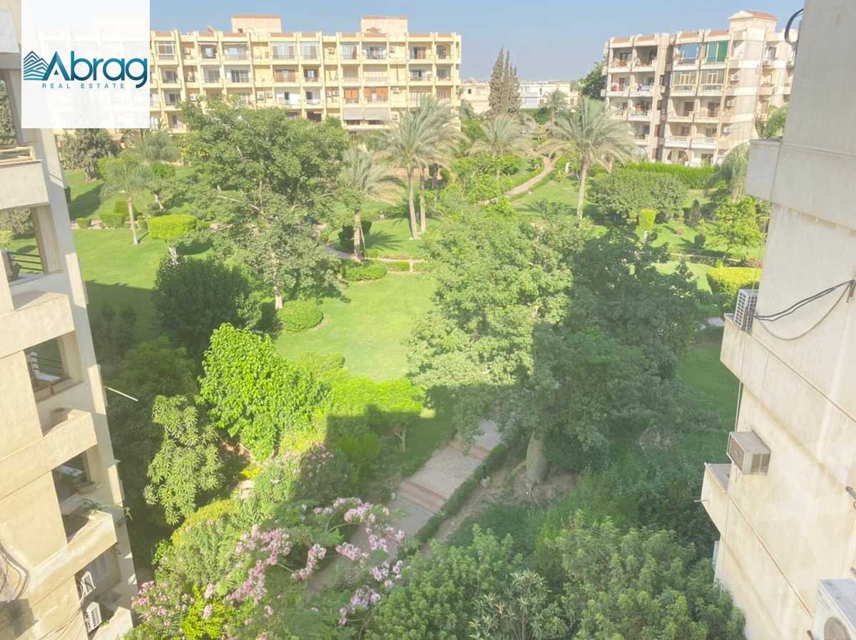 https://aqarmap.com.eg/ar/listing/3795525-for-sale-cairo-el-sheikh-zayed-city-compounds-in-sheikh-zayed-zayed-2000