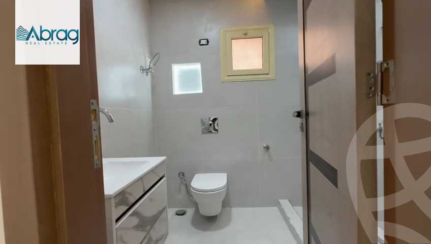 https://aqarmap.com.eg/en/listing/5513338-for-sale-cairo-el-sheikh-zayed-city-compounds-el-khamayel