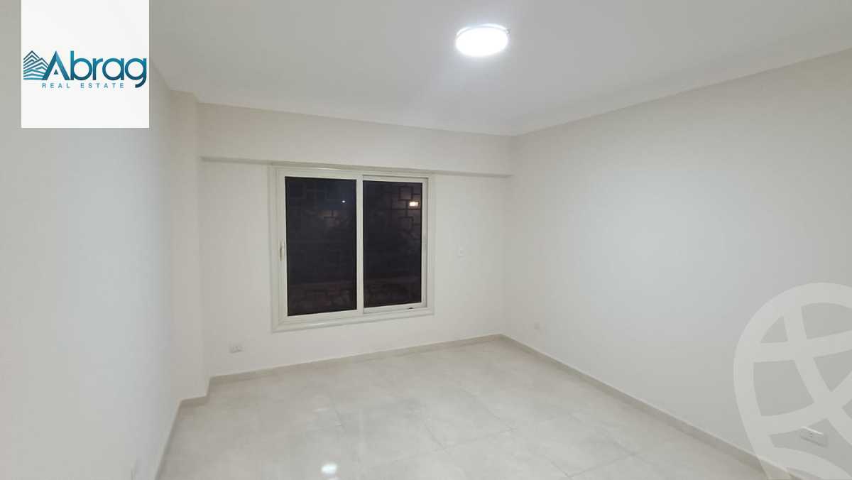 https://aqarmap.com.eg/en/listing/5633756-for-sale-cairo-el-sheikh-zayed-city-compounds-el-khamayel