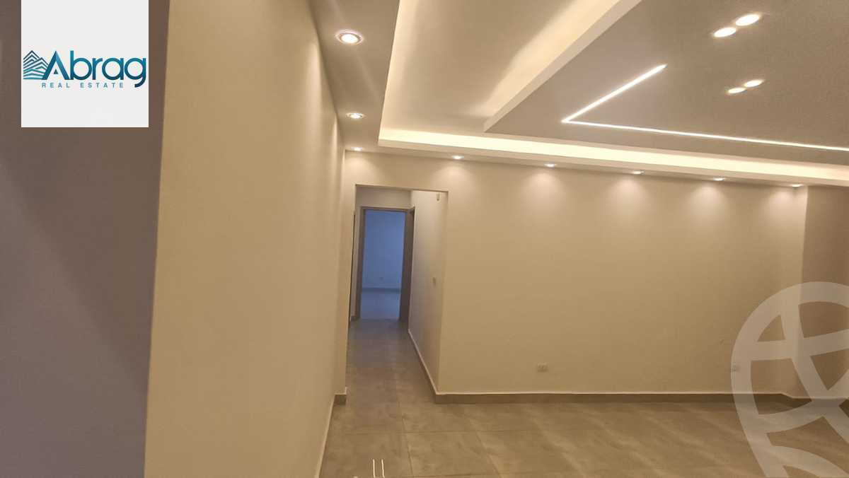 https://aqarmap.com.eg/en/listing/5633756-for-sale-cairo-el-sheikh-zayed-city-compounds-el-khamayel