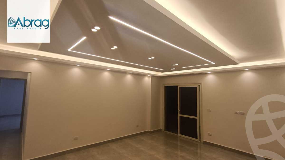 https://aqarmap.com.eg/en/listing/5633756-for-sale-cairo-el-sheikh-zayed-city-compounds-el-khamayel