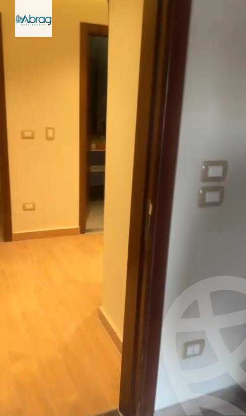 https://aqarmap.com.eg/en/listing/6209157-for-sale-cairo-el-sheikh-zayed-city-compounds-el-khamayel