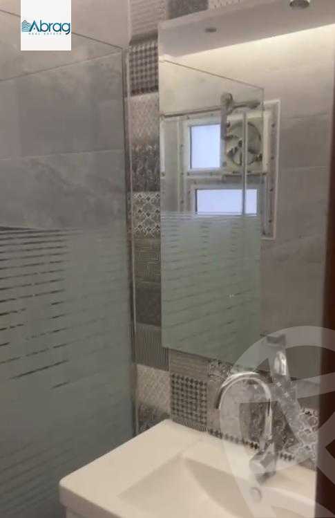 https://aqarmap.com.eg/en/listing/6209157-for-sale-cairo-el-sheikh-zayed-city-compounds-el-khamayel
