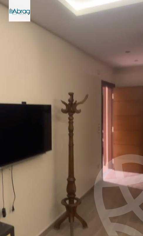 https://aqarmap.com.eg/en/listing/6209157-for-sale-cairo-el-sheikh-zayed-city-compounds-el-khamayel