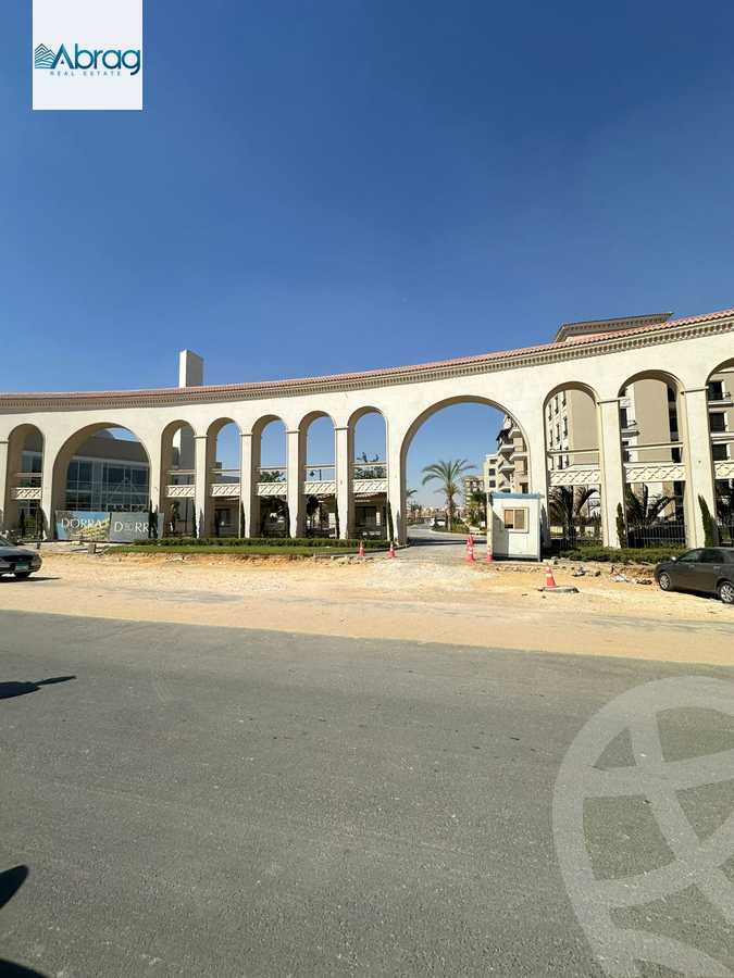 https://aqarmap.com.eg/en/listing/6568908-for-sale-cairo-el-sheikh-zayed-city-compounds-kmbwnd-fyldj-wyst-dr-llttwyr