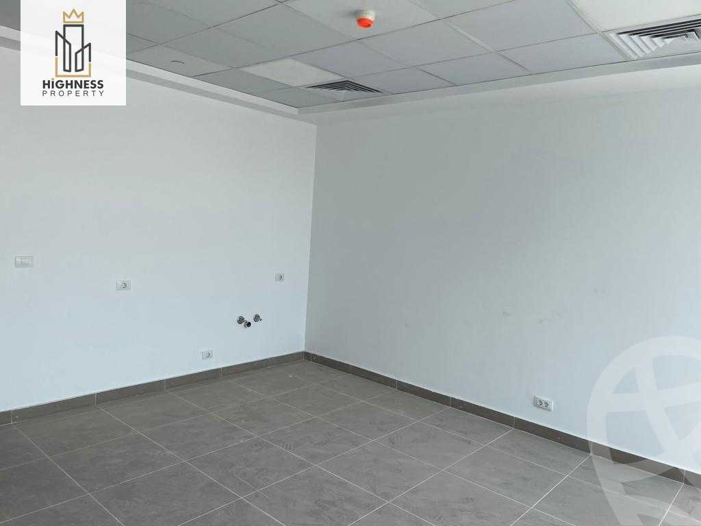 https://aqarmap.com.eg/en/listing/4365246-for-rent-cairo-new-cairo-compounds-jwr-kwmyrshyl-kwmblks-makeplace