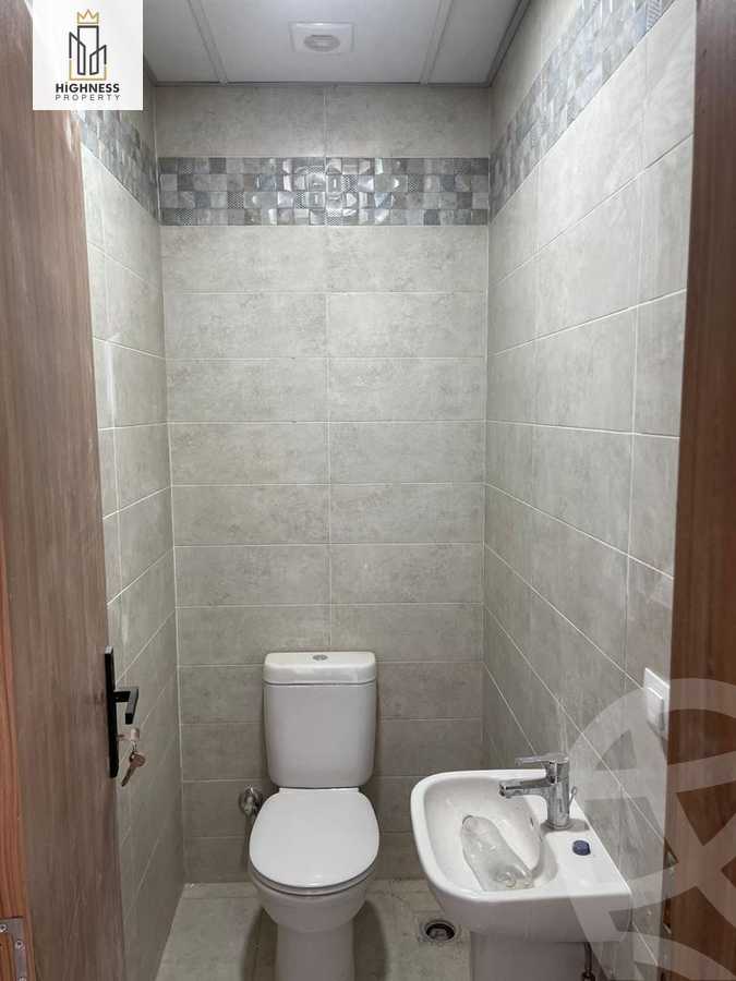 https://aqarmap.com.eg/en/listing/4365246-for-rent-cairo-new-cairo-compounds-jwr-kwmyrshyl-kwmblks-makeplace