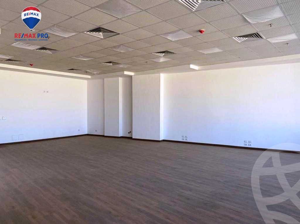 https://aqarmap.com.eg/ar/listing/4189817-for-sale-cairo-new-cairo-compounds-sntrw-mwl