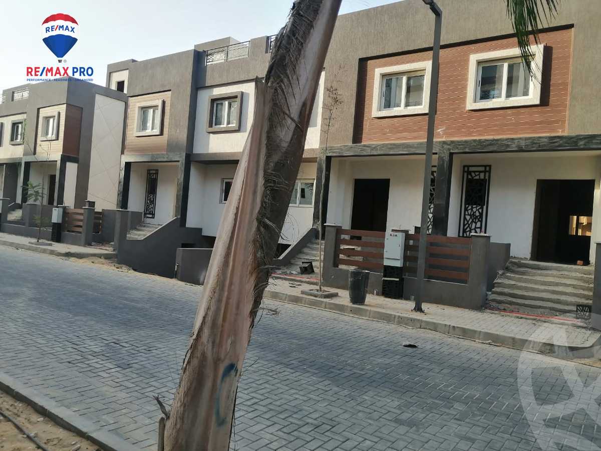 https://aqarmap.com.eg/en/listing/4210427-for-sale-cairo-6th-of-october-compounds-rwk-ydn-blz-lbtl-jrwb