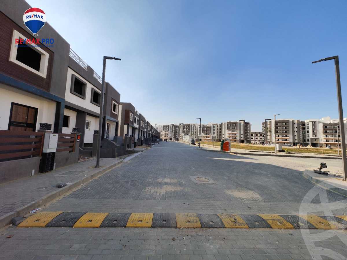 https://aqarmap.com.eg/en/listing/4210427-for-sale-cairo-6th-of-october-compounds-rwk-ydn-blz-lbtl-jrwb