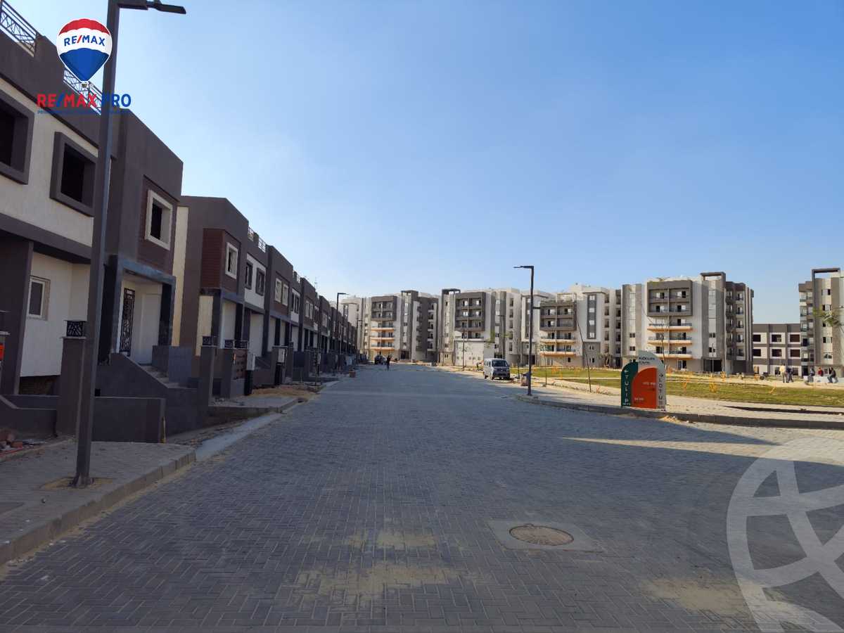 https://aqarmap.com.eg/en/listing/4210427-for-sale-cairo-6th-of-october-compounds-rwk-ydn-blz-lbtl-jrwb