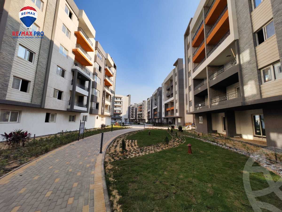 https://aqarmap.com.eg/en/listing/4210503-for-sale-cairo-6th-of-october-compounds-rwk-ydn-blz-lbtl-jrwb