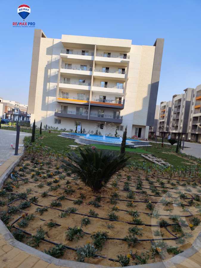 https://aqarmap.com.eg/en/listing/4210503-for-sale-cairo-6th-of-october-compounds-rwk-ydn-blz-lbtl-jrwb