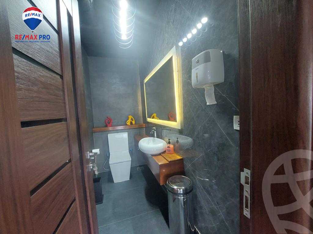 https://aqarmap.com.eg/en/listing/4214573-for-sale-cairo-el-sheikh-zayed-city-compounds-in-sheikh-zayed-the-polygon