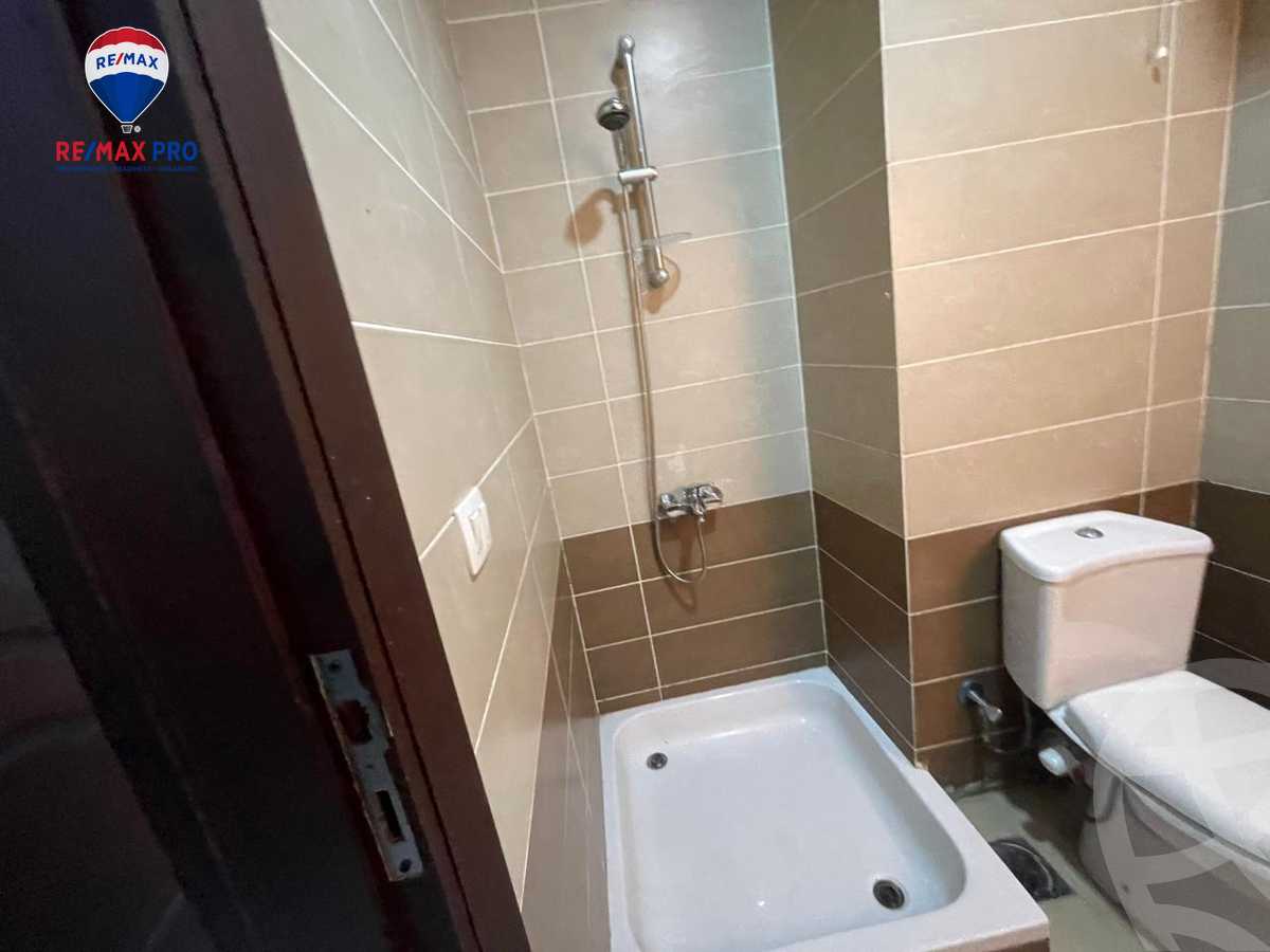 https://aqarmap.com.eg/ar/listing/4227638-for-sale-cairo-6th-of-october-featured-neighborhood-el-motamayez-neighborhood-abdallah-al-nadim-al-zohour-st