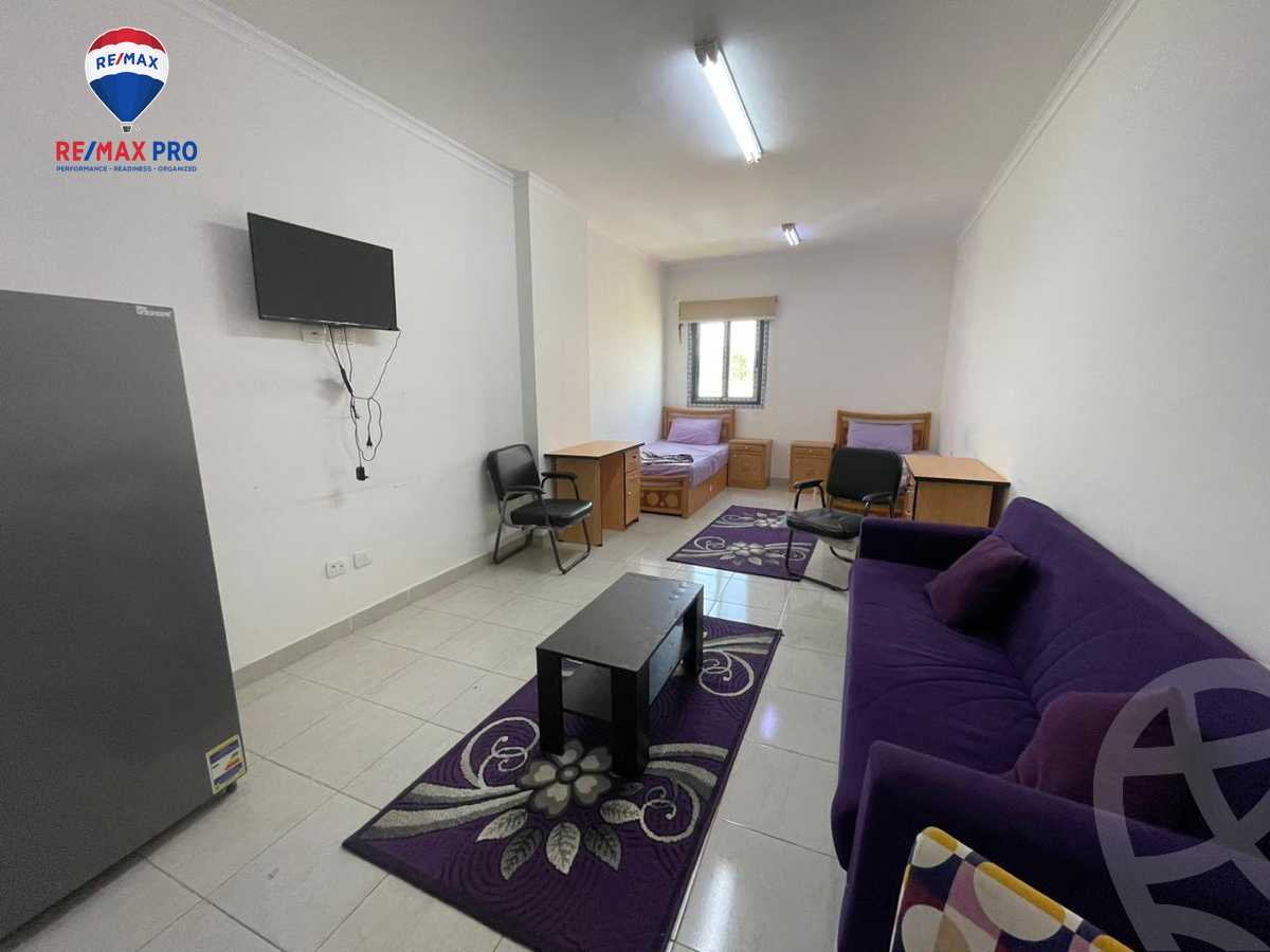 https://aqarmap.com.eg/ar/listing/4227638-for-sale-cairo-6th-of-october-featured-neighborhood-el-motamayez-neighborhood-abdallah-al-nadim-al-zohour-st