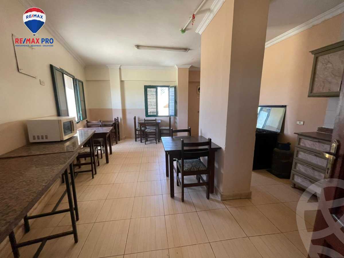 https://aqarmap.com.eg/ar/listing/4227638-for-sale-cairo-6th-of-october-featured-neighborhood-el-motamayez-neighborhood-abdallah-al-nadim-al-zohour-st