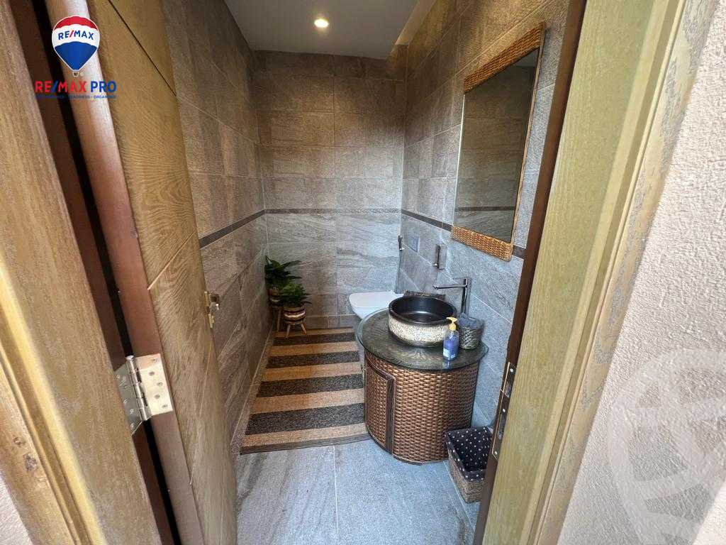 https://aqarmap.com.eg/en/listing/4236869-for-sale-cairo-new-cairo-compounds-les-rois