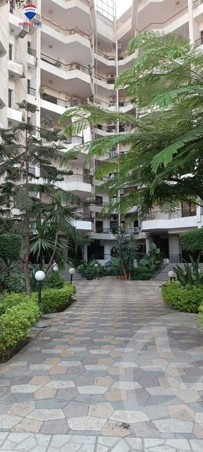https://aqarmap.com.eg/ar/listing/4297694-for-sale-cairo-heliopolis-el-korba-moharram-shawqi-st