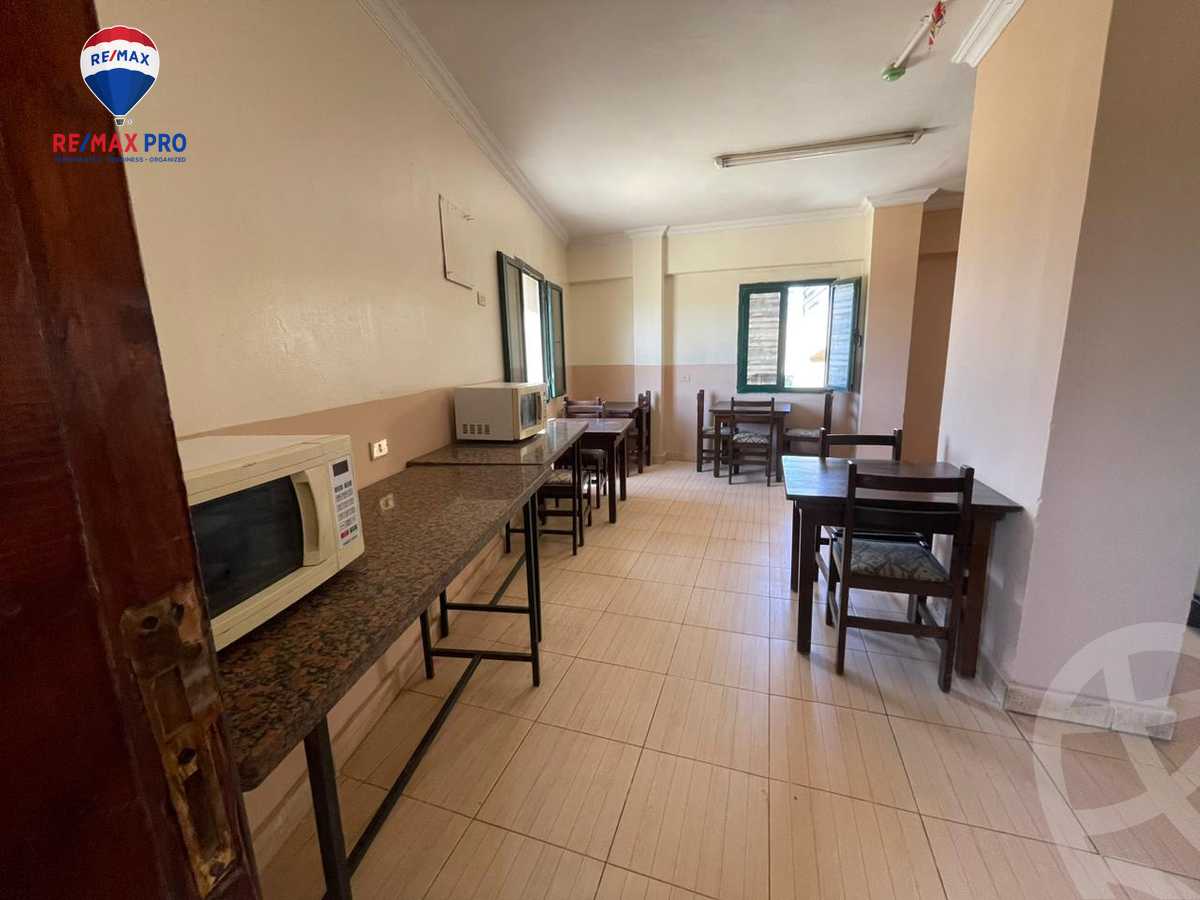 https://aqarmap.com.eg/ar/listing/4334837-for-sale-cairo-6th-of-october-featured-neighborhood-el-motamayez-neighborhood-abdallah-al-nadim-al-zohour-st