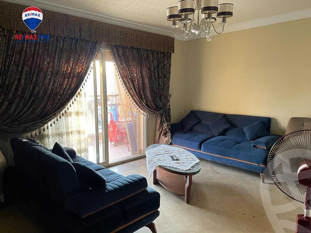 https://aqarmap.com.eg/ar/listing/4335812-for-sale-cairo-mokattam-compounds-kmbwnd-bnwrm-ljbl-lkhdr