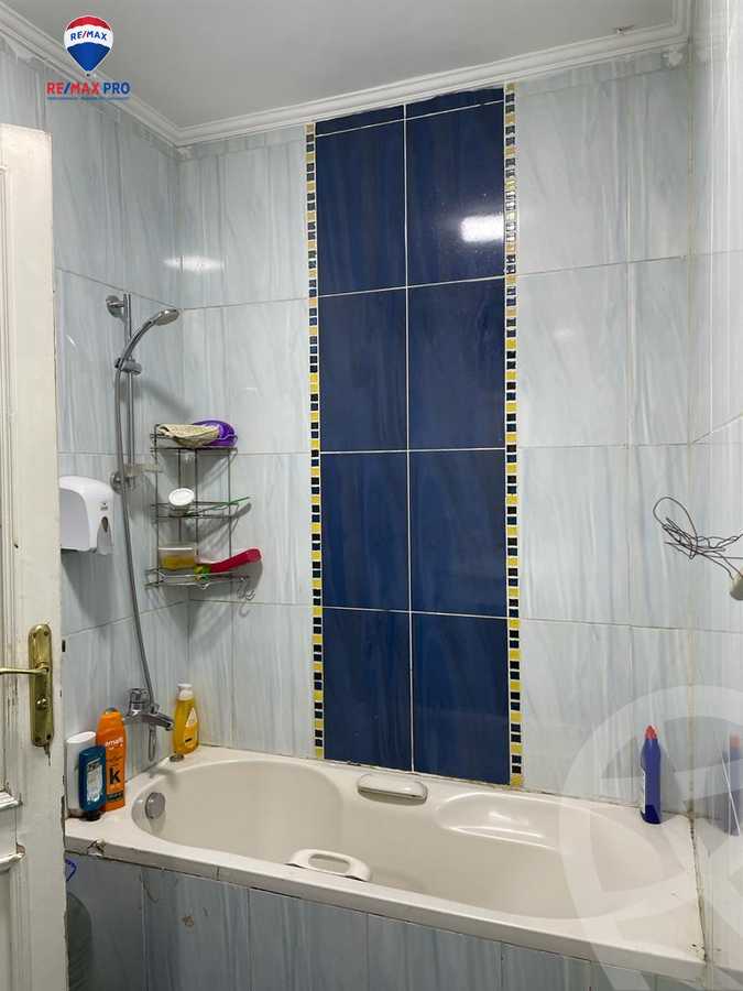 https://aqarmap.com.eg/ar/listing/4335812-for-sale-cairo-mokattam-compounds-kmbwnd-bnwrm-ljbl-lkhdr