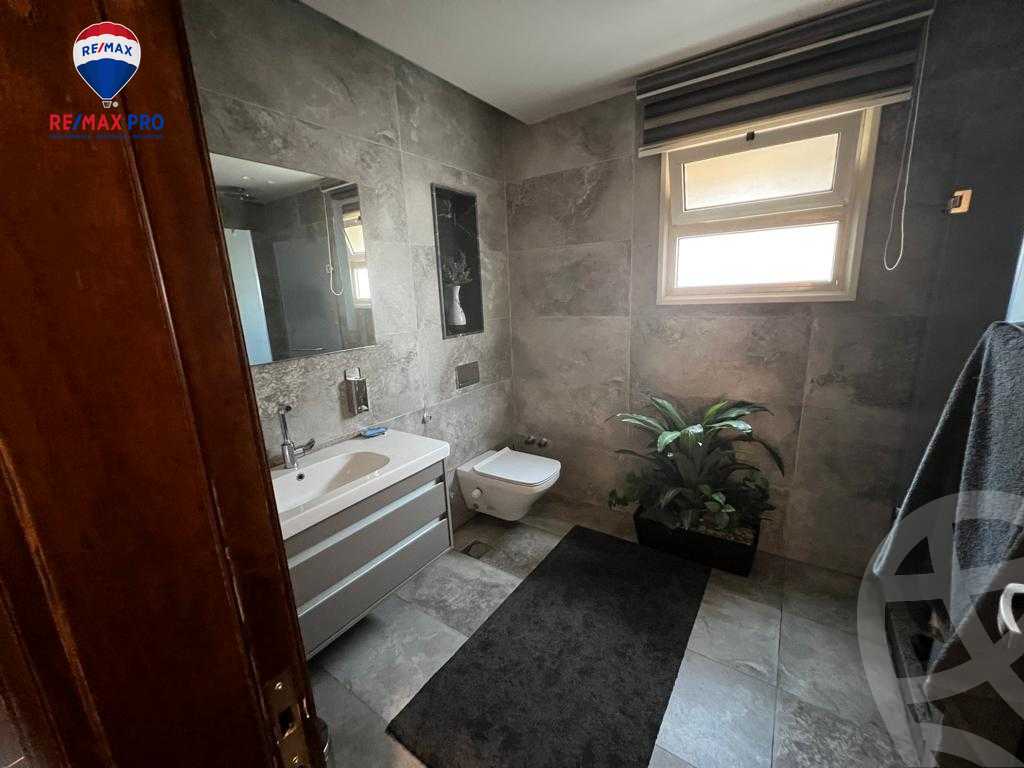 https://aqarmap.com.eg/en/listing/4357984-for-sale-cairo-new-cairo-compounds-les-rois