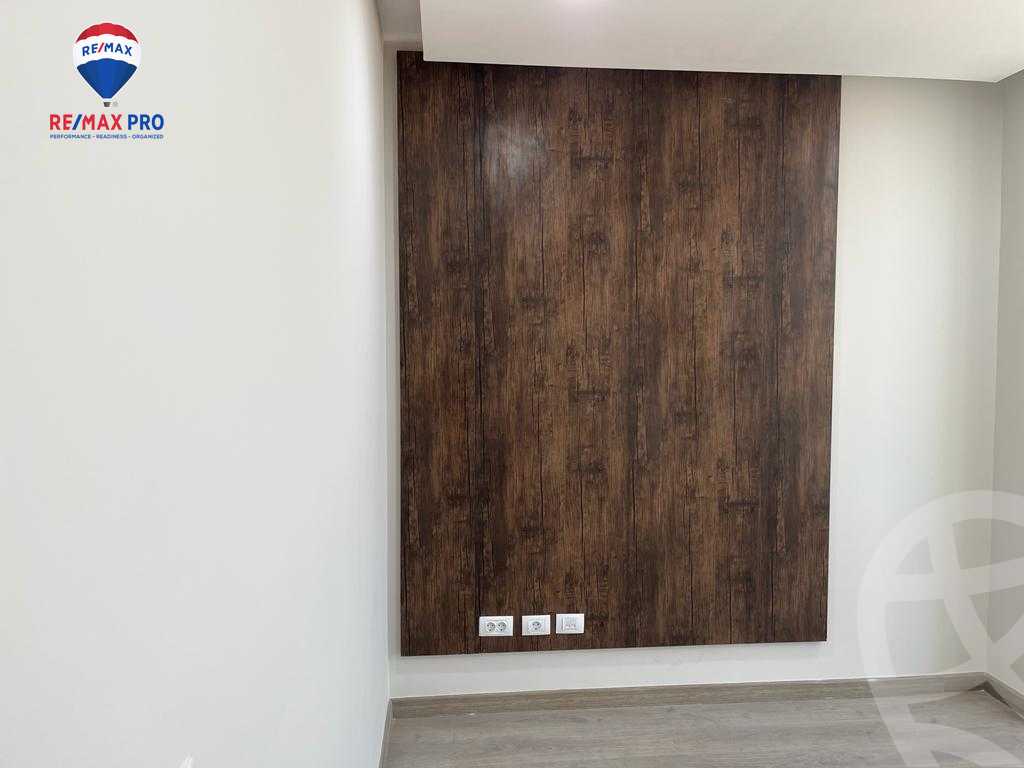 https://aqarmap.com.eg/en/listing/4357994-for-sale-cairo-el-sheikh-zayed-city-compounds-tryfywm-zyd-nm-llttwyr
