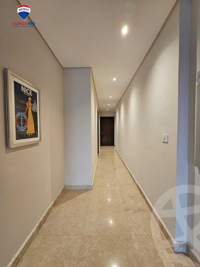 https://aqarmap.com.eg/ar/listing/5214665-for-sale-cairo-el-sheikh-zayed-city-compounds-zyd-wr-llttwyr