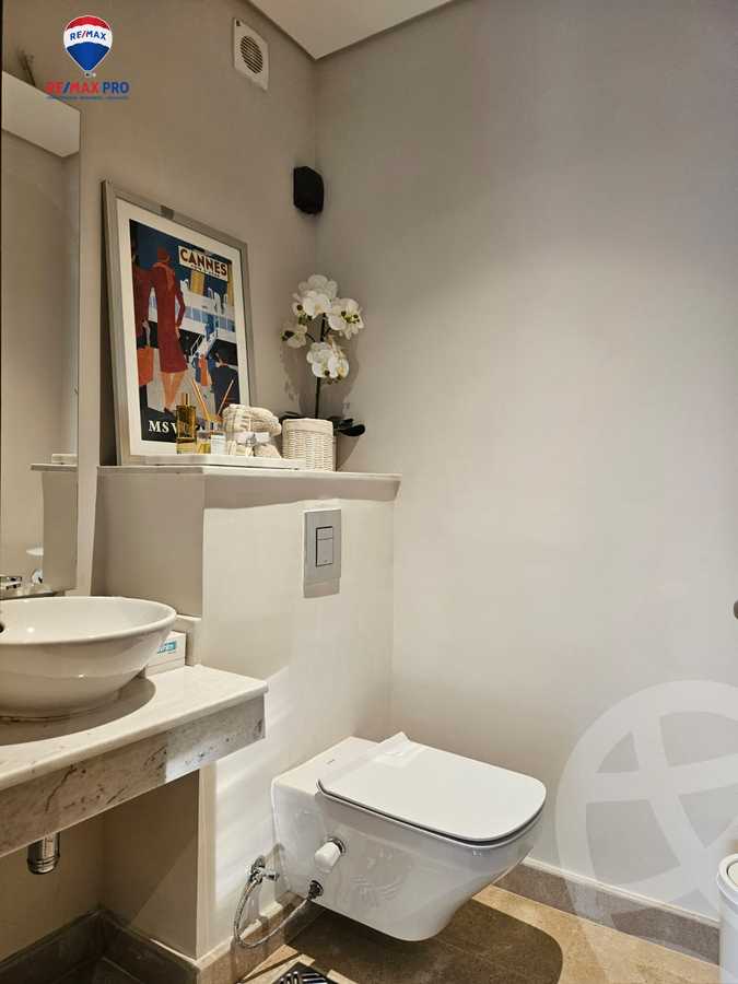 https://aqarmap.com.eg/ar/listing/5214665-for-sale-cairo-el-sheikh-zayed-city-compounds-zyd-wr-llttwyr