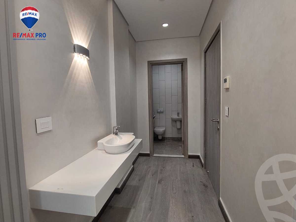 https://aqarmap.com.eg/en/listing/5310091-for-rent-cairo-el-sheikh-zayed-city-compounds-kmbwnd-wyst-twn-swdyk
