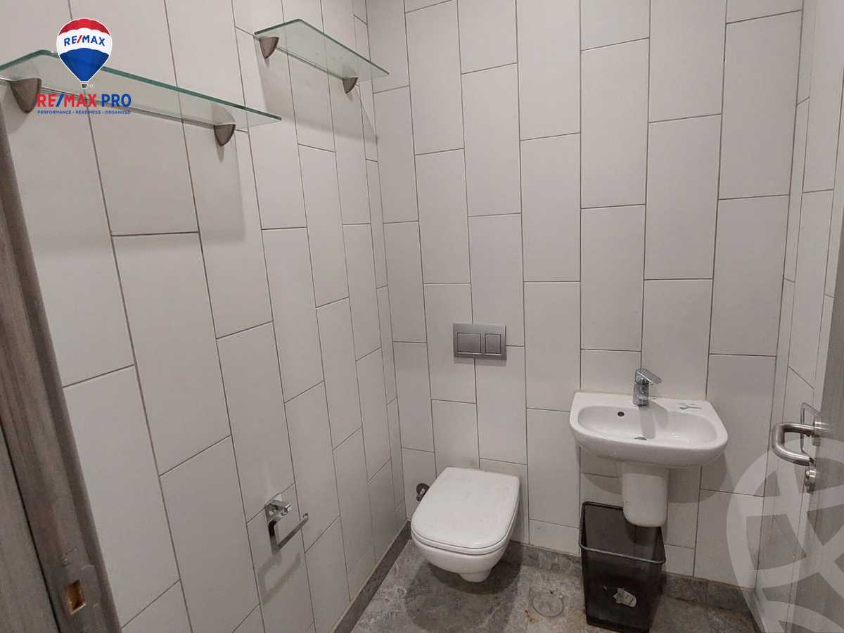 https://aqarmap.com.eg/en/listing/5310091-for-rent-cairo-el-sheikh-zayed-city-compounds-kmbwnd-wyst-twn-swdyk