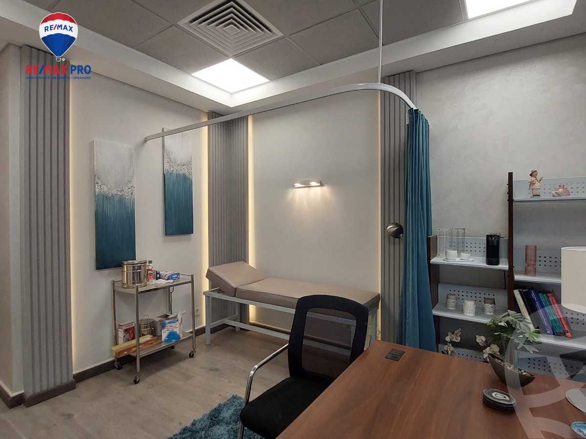 https://aqarmap.com.eg/en/listing/5310091-for-rent-cairo-el-sheikh-zayed-city-compounds-kmbwnd-wyst-twn-swdyk