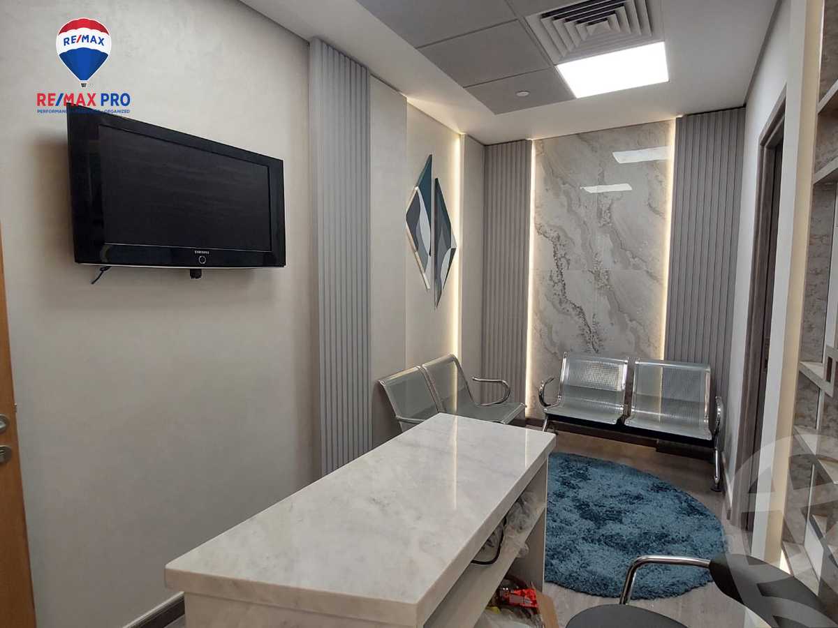 https://aqarmap.com.eg/en/listing/5310091-for-rent-cairo-el-sheikh-zayed-city-compounds-kmbwnd-wyst-twn-swdyk