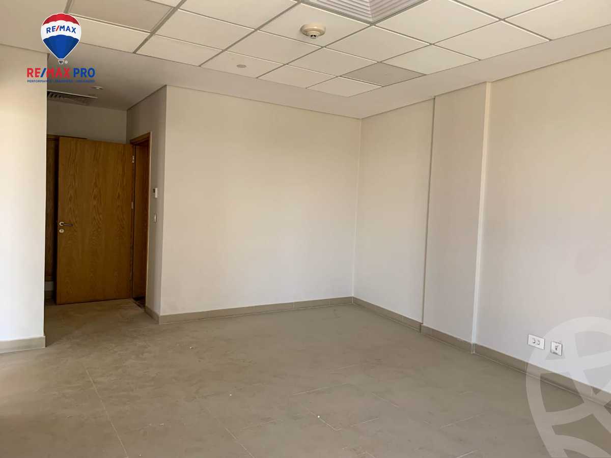 https://aqarmap.com.eg/en/listing/5310128-for-rent-cairo-el-sheikh-zayed-city-compounds-kmbwnd-wyst-twn-swdyk