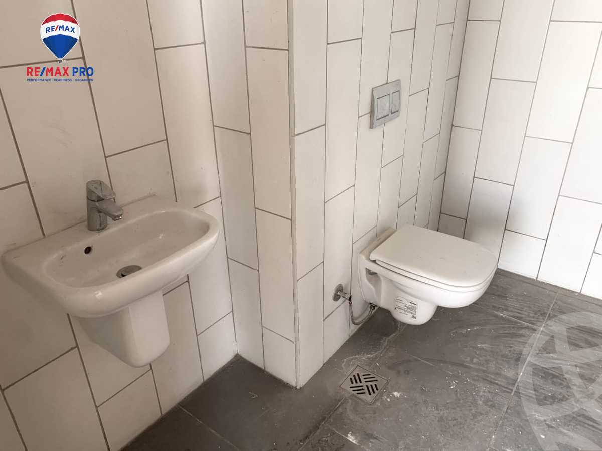 https://aqarmap.com.eg/en/listing/5310128-for-rent-cairo-el-sheikh-zayed-city-compounds-kmbwnd-wyst-twn-swdyk