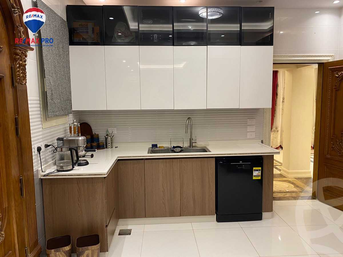 https://aqarmap.com.eg/en/listing/5418431-for-sale-cairo-new-cairo-lrhb-city-rehab-hills